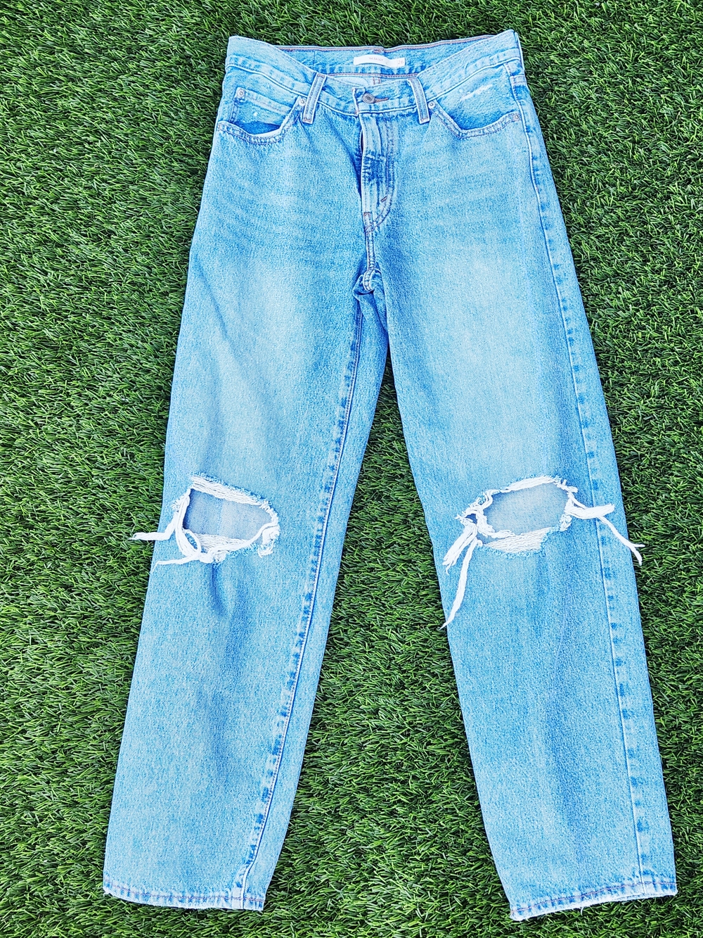 Levi's 90s Baggy Distressed High-Rise Women’s Jeans